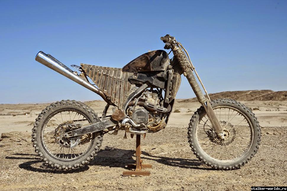 sw_1479461858__fury-road-motorcycle-3.jp